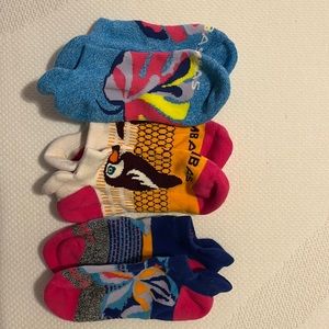 Bombas youth tropical ankle sock flower and tucan pattern